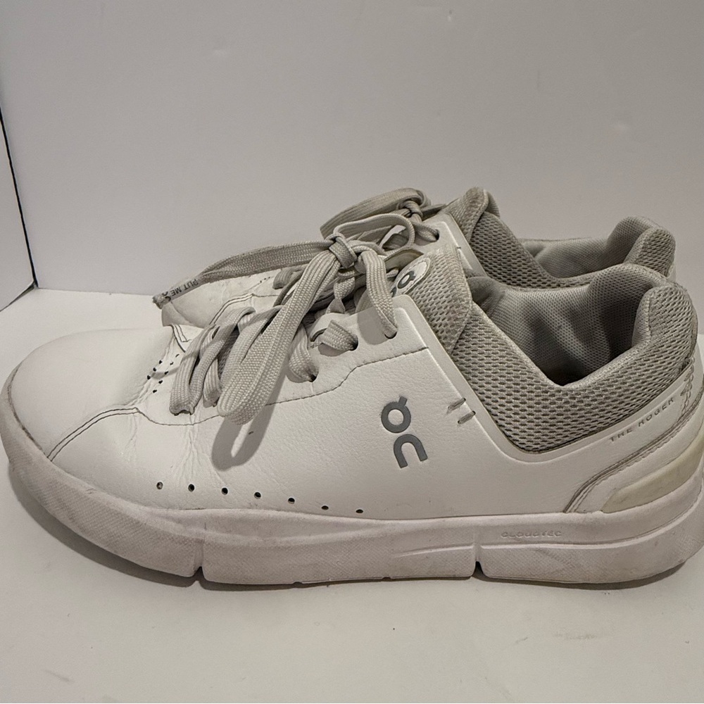 On The Roger Advantage Cloudtec Women’s Size 8.5 Tennis Shoes All White - Picture 2 of 10